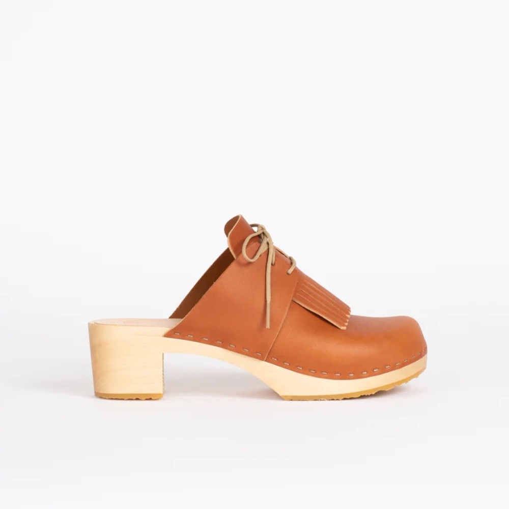 Bryr Camille Clog with Kilt 37
